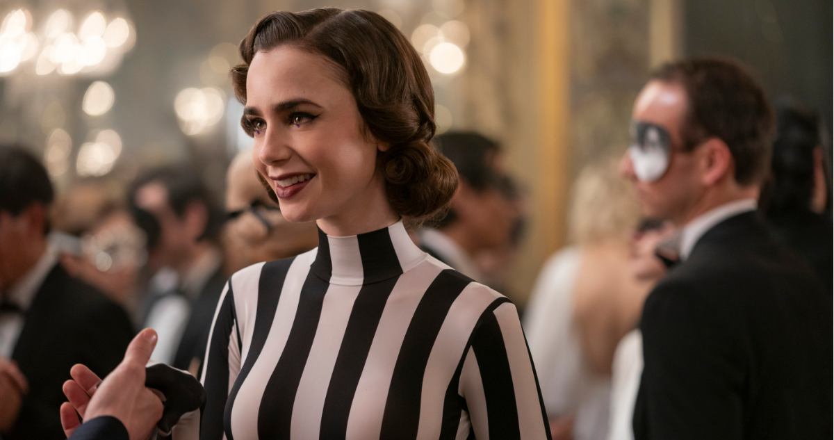 Lily Collins en su papel de Emily para la serie “Emily en París” de Netflix