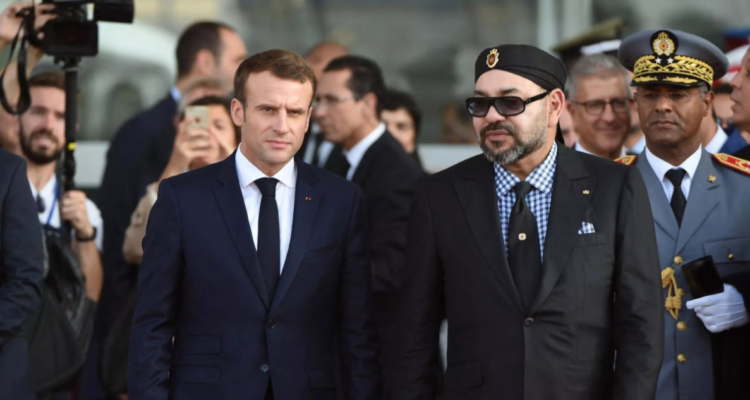 El presidente francés Emmanuel Macron junto al rey Mohamed VI de Marruecos en 2018