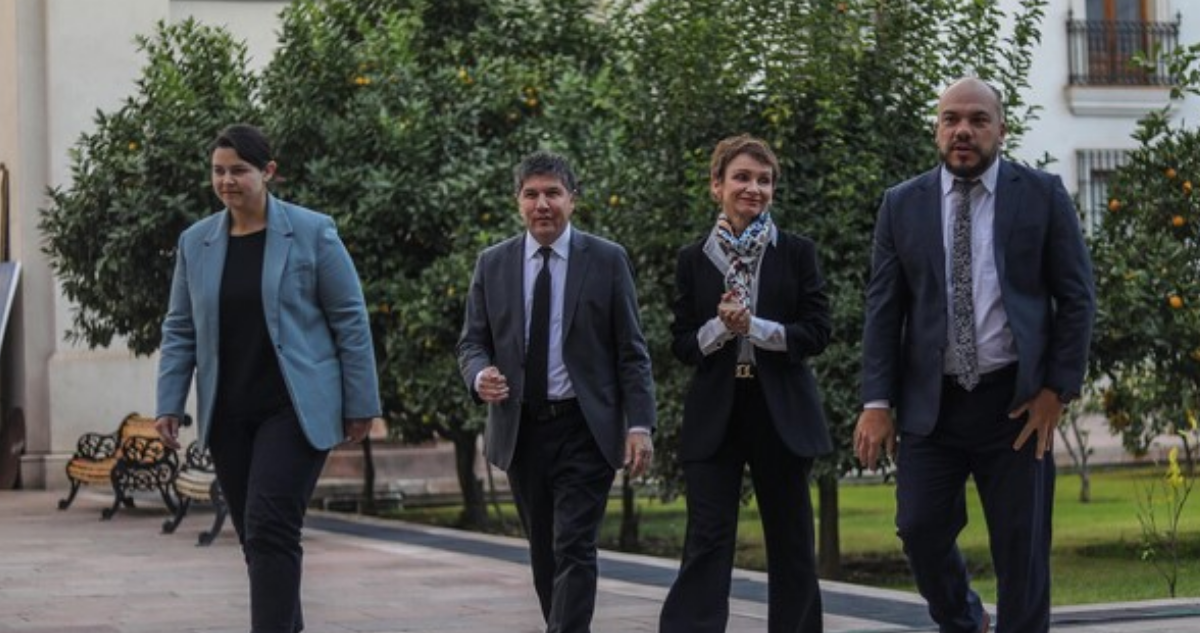 Tohá lidera extenso encuentro con delegados en La Moneda: participan Boric, Vallejo y Secom
