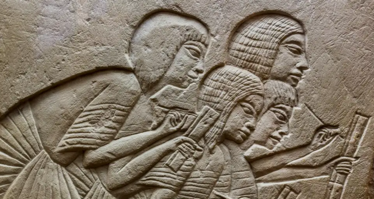 Los escribas egipcios enfrentaban problemas de salud similares a los trabajadores de oficina actuales en sus huesos y articulaciones.