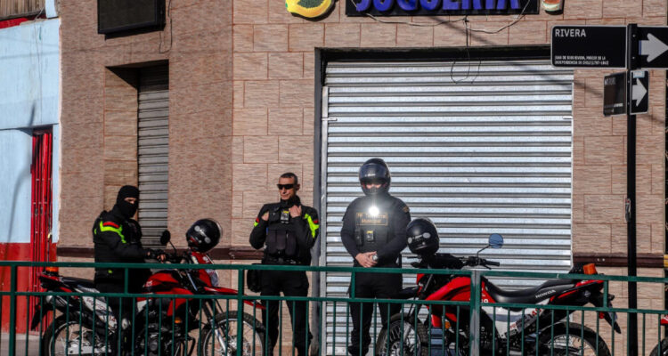 Alcaldesa de Independencia busca aplicar toque de queda comercial en “Esquina de la Muerte”