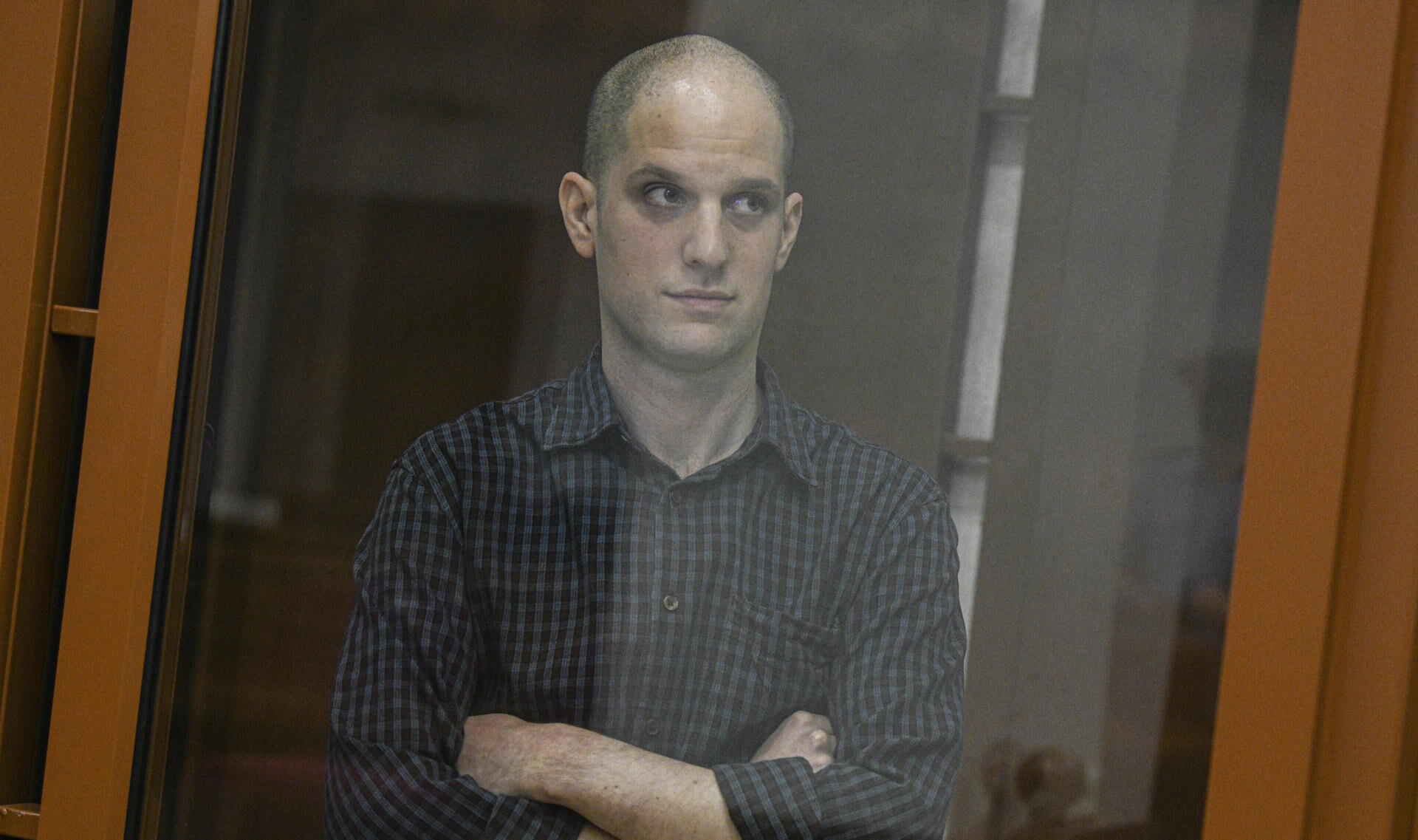 Imagen de archivo del periodista Evan Gershkovich durante una audiencia en junio