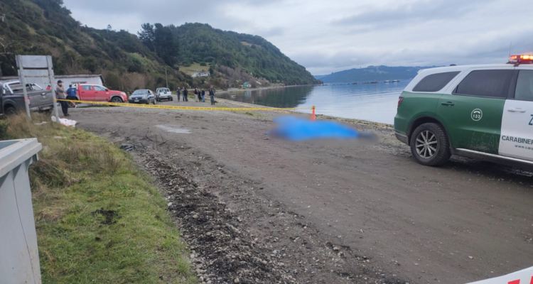 Dos personas mueren tras caer al mar a bordo de camioneta en Chiloé: serían madre e hijo