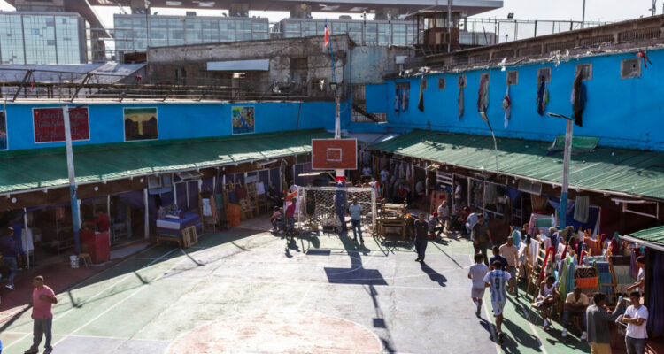 Gendarmería cifra en más de 56 mil los internos a nivel nacional: extranjeros aumentaron a un 14,75%