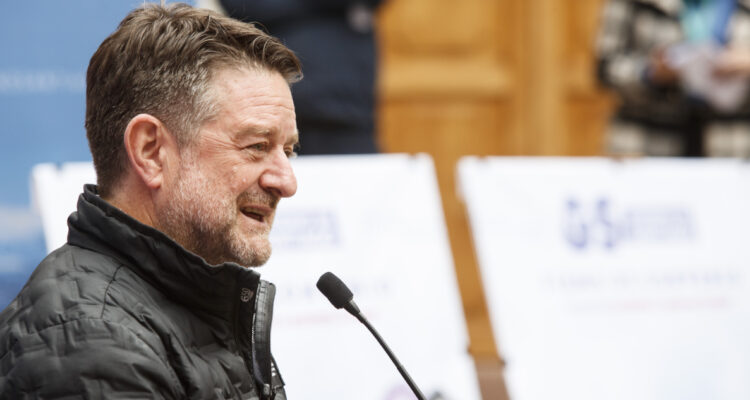 Gobernador Orrego iría a repostulación en la RM como independiente: rechazó cupo de la DC