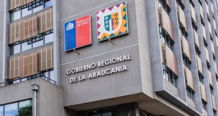 Oposición inscribirá candidatura de gobernador Rivas mientras en oficialismo siguen las negociaciones