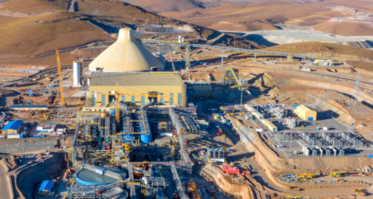 Gremio de la Pequeña Minería pide al Presidente Boric “corregir” venta de 10% en Quebrada Blanca