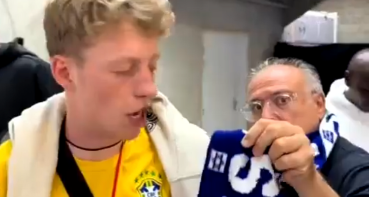 Hincha de Israel censura a joven que lanza cánticos pro Palestina.