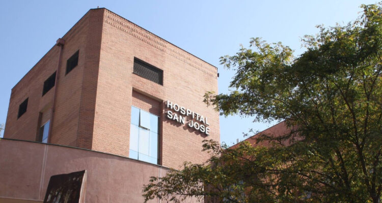 Crisis en Hospital San José: médicos piden renuncia del director y reunión con la ministra de Salud