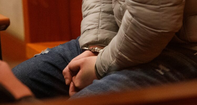 Prisión para acusado de matar a puñaladas a hombre en Frutillar: luego amenazó de muerte a su madre