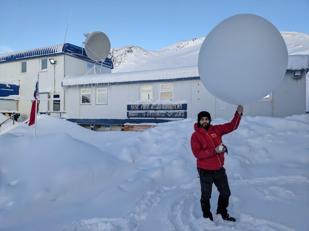 Investigado lazando un globo sonda en la isla Rey Jorge