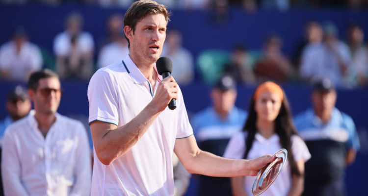 Condición médica complica a Jarry: se baja de dos torneos y se sacrifica para llegar a JJOO