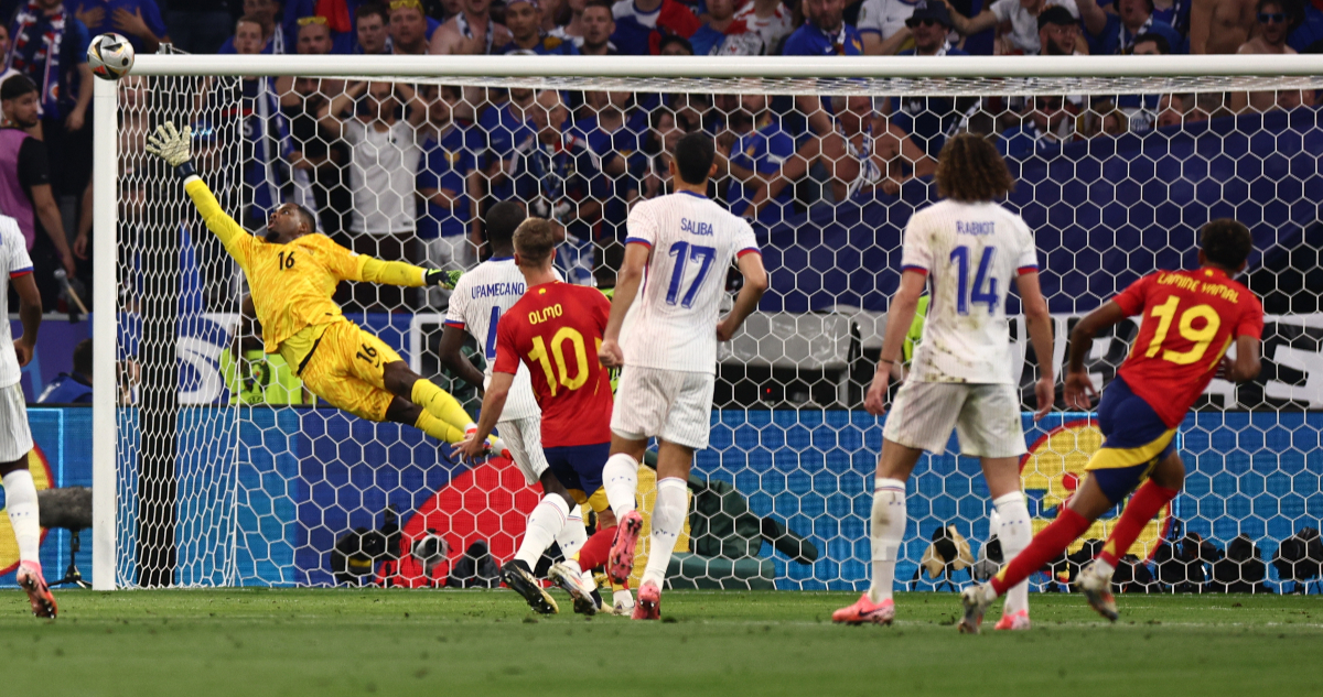 Nene, qué golazo!": el tremendo gol y el récord que rompió Lamine Yamal  ante España en la Eurocopa | Fútbol | BioBioChile
