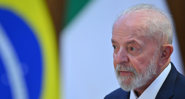 Lula se reúne con su embajador en Argentina en medio de tensiones con Milei