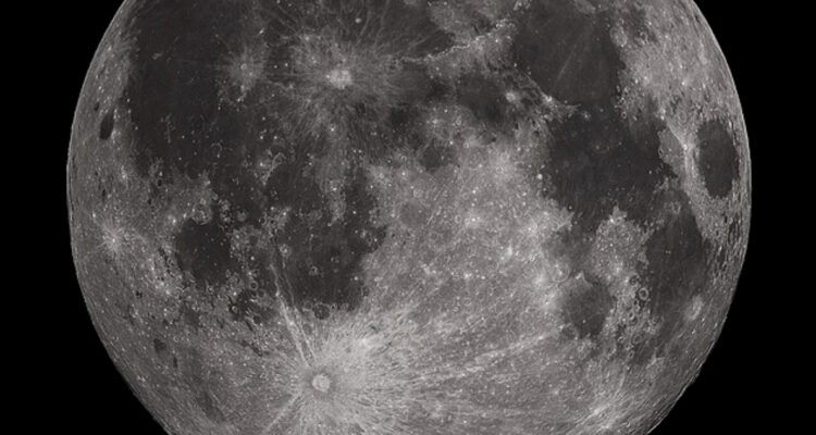 China encontró un extraño elemento en la Luna que desafía las teorías sobre cómo se formó