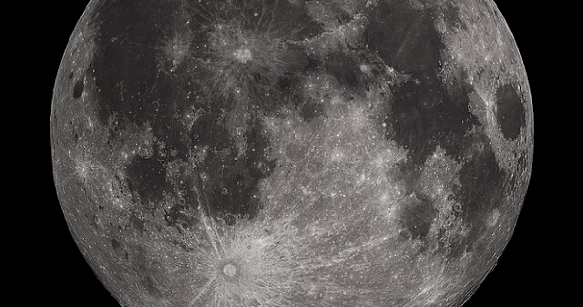 China encontró un extraño elemento en la Luna que desafía las teorías sobre cómo se formó