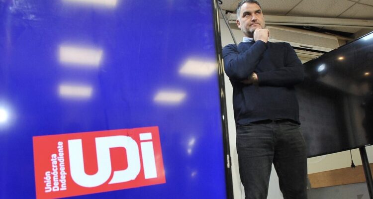 Eduardo Macaya en la sede la de UDI, partido que preside