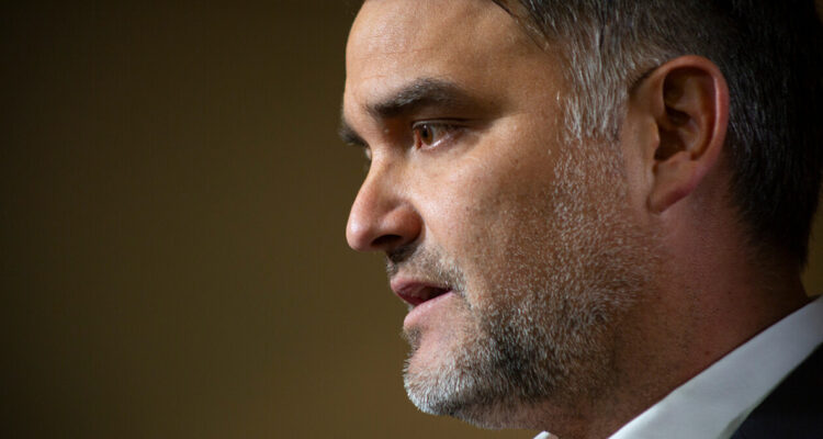 Terremoto en la UDI: senador Javier Macaya renuncia a la presidencia del partido