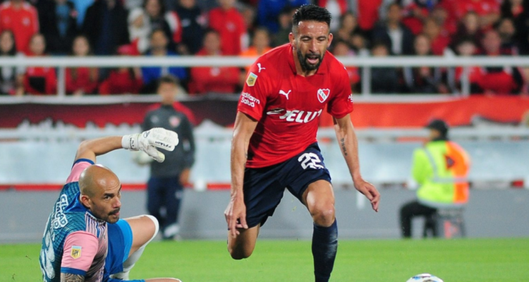 Revelan que Mauricio Isla dejó Independiente y podría encaminarse a Colo Colo.