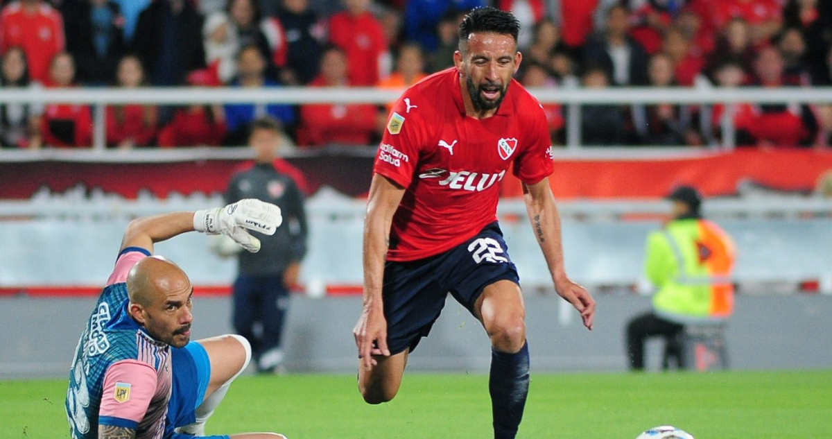 Revelan que Mauricio Isla dejó Independiente y podría encaminarse a Colo Colo.