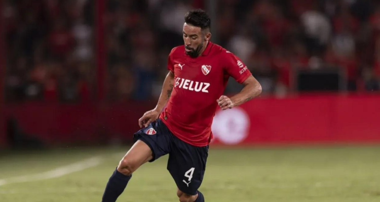 Independiente lanza fuerte ultimátum contra Mauricio Isla.