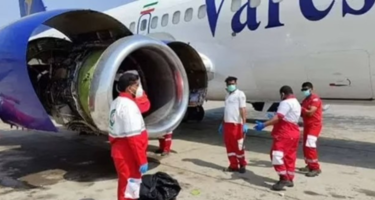Mecánico succionado por motor de avión en Irán