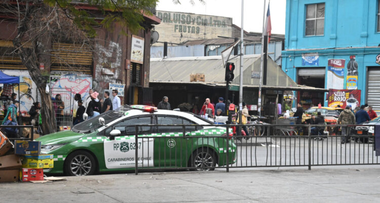 Incautan más de 4 toneladas de mercadería ilegal en la Vega Central en Recoleta