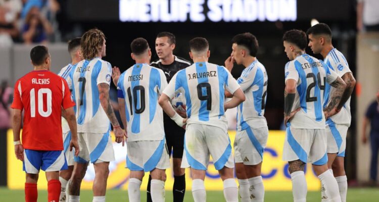 Revelan cómo Messi ‘encaró’ al árbitro Andrés Matonte en el Argentina-Chile de Copa América