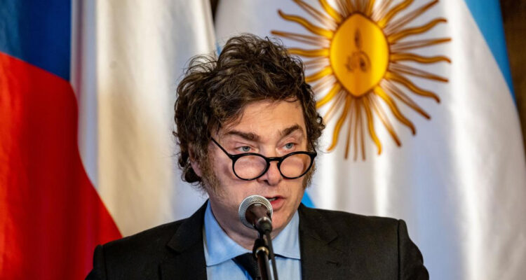 Milei repudia la “falsa denuncia del golpe de Estado” por parte del gobierno de Bolivia