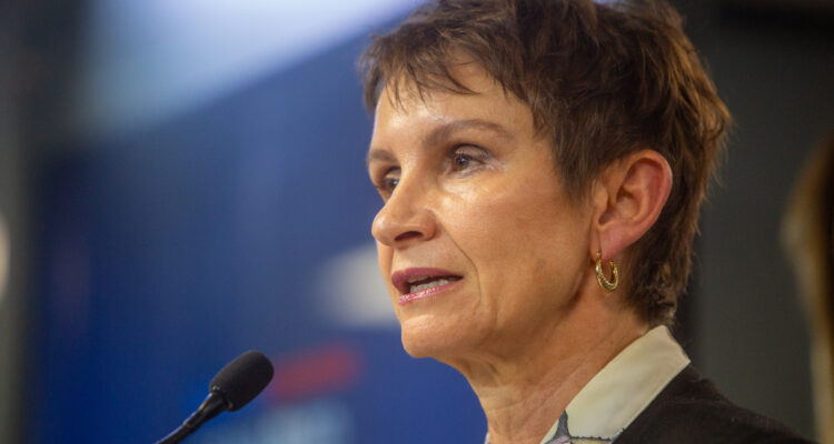 Tohá responde a críticas de alcaldes por ubicación de nueva cárcel en la RM: “Los entendemos”