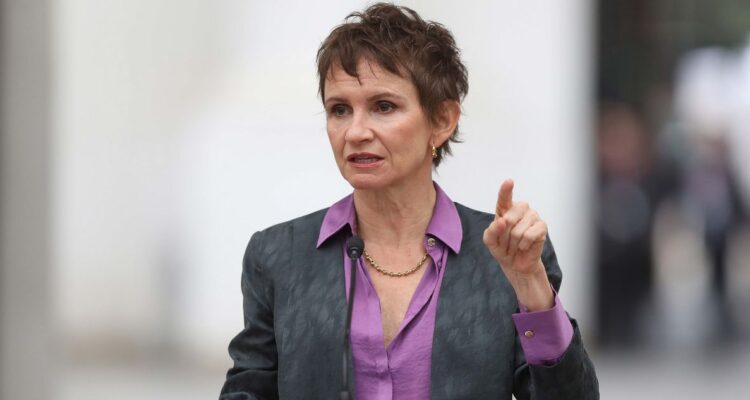 Tohá tras dichos de Petro: “No cada vez que algo es malo uno le tiene que echar la culpa a Pinochet”