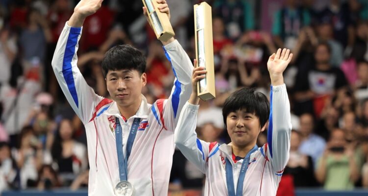 “Misteriosos” atletas de Corea de Norte dieron a su país primera medalla en París 2024.