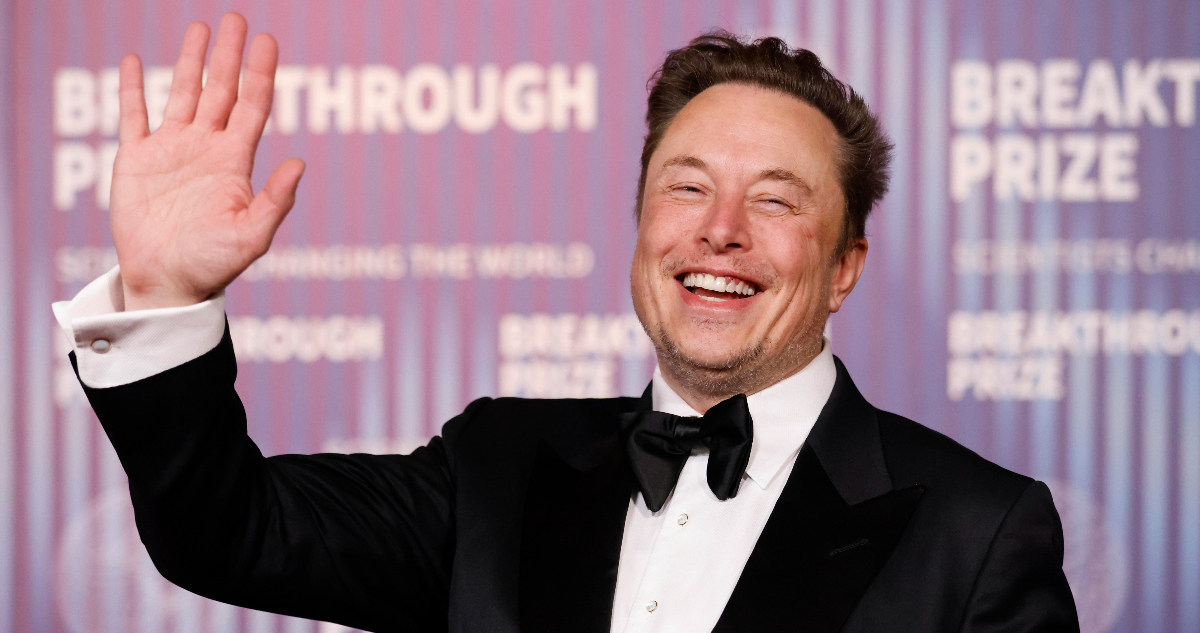 Musk insiste que Tesla producirá robots horas antes de publicar sus resultados financieros