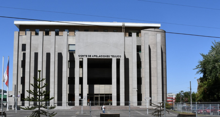 Corte anula expulsión de alumno que dio falso aviso de bomba en colegio con celular de compañero