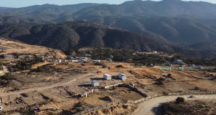 Familia de empresario muerto por sicario presenta recurso de protección: levantaron toma en su terreno