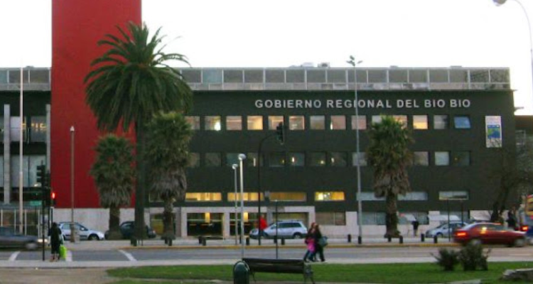 Exfuncionarios del GORE Bío Bío imputados por Caso Convenios reacionan a declaraciones de Rodrigo Díaz