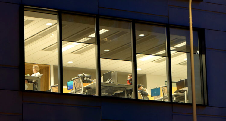 Esto es lo que no podría ocurrir más en ningún lugar de trabajo cuando entre en vigencia la Ley Karin