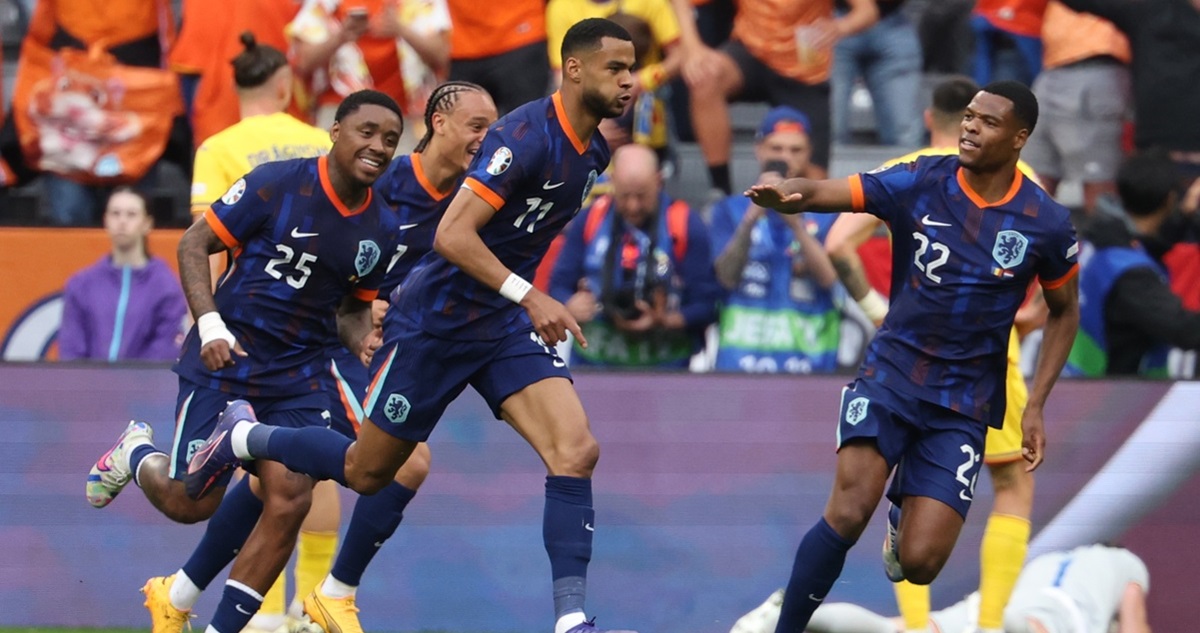 Países Bajos venció a Rumania por octavos de final de la Eurocopa.