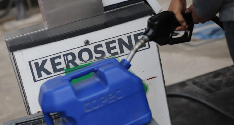 Precio de la parafina bajará $97,7 por litro tras primera inyección de recursos al FEPP este año