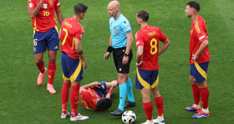 Y Kroos ni siquiera recibió amarilla: Pedri sufre esguince de rodilla tras patada de crack alemán
