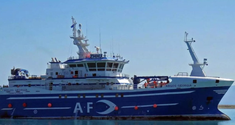 ¿Puede Argentina intervenir en el rescate tras naufragio de buque pesquero en Malvinas?
