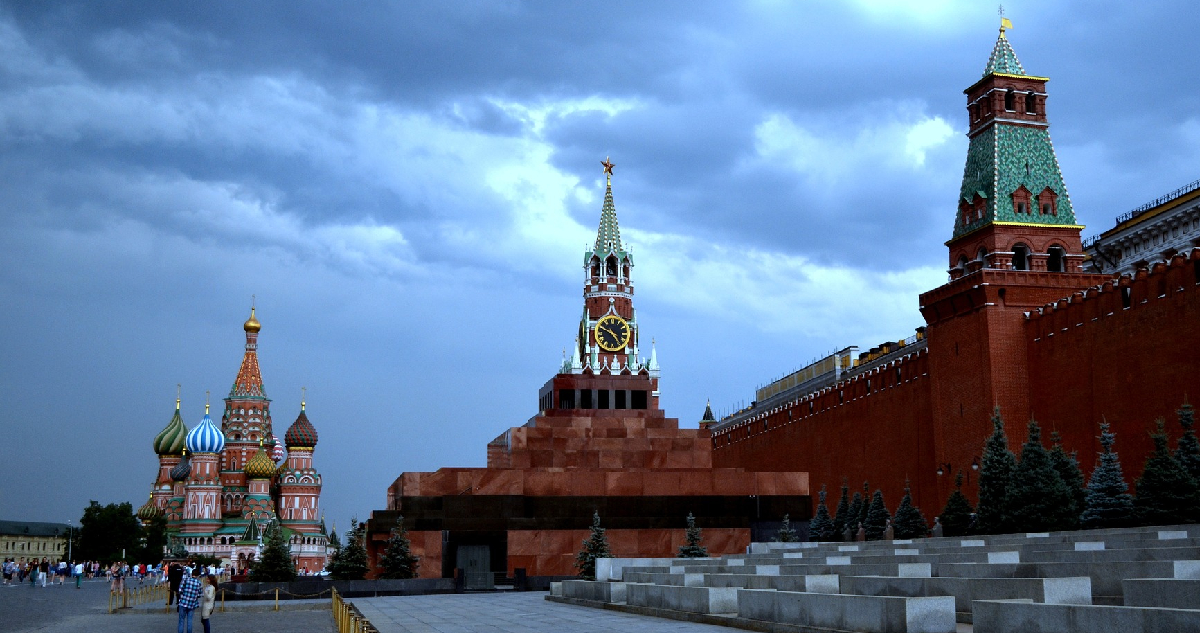 Banco Central admite que la economía de Rusia se adentra “en aguas desconocidas y turbulentas”