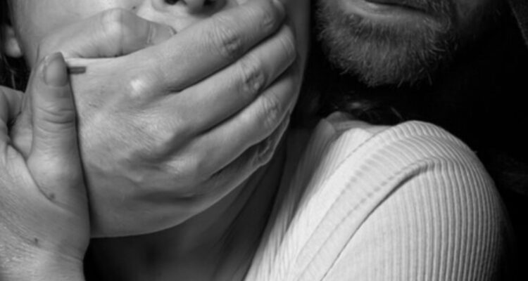 Investigan presunto secuestro de mujer en Lo Espejo: la asaltaron y abandonaron en la Ruta 68