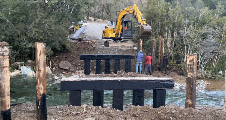 Construcción de puentes en Futaleufú