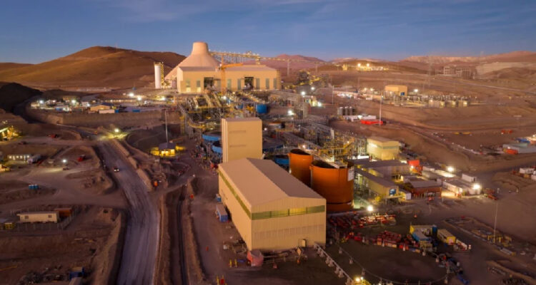 Codelco en la mira de adquirir el 10% de participación de la Enami en minera Quebrada Blanca