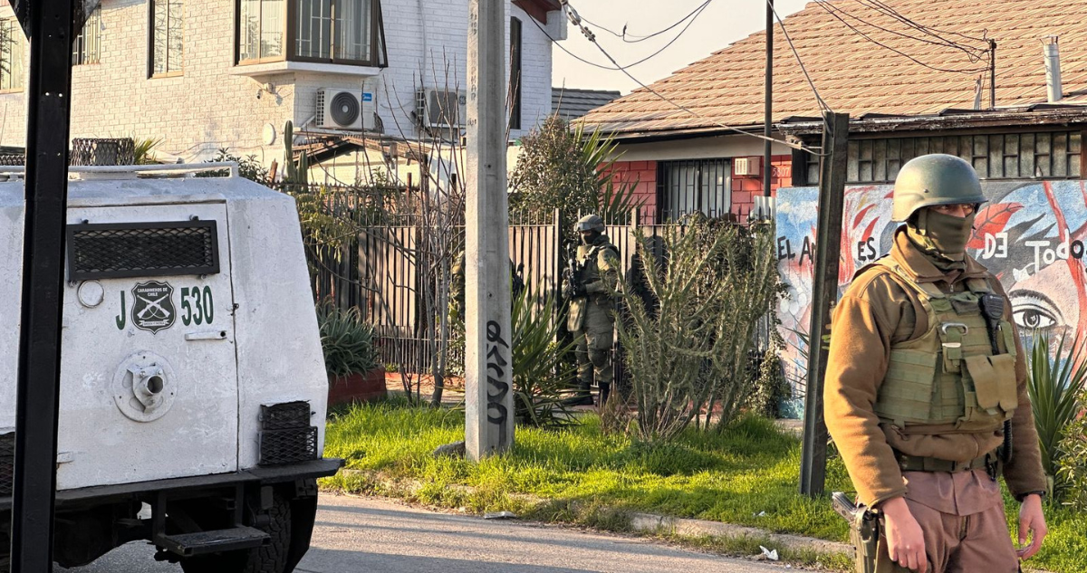 Realizan allanamientos simultáneos en cinco comunas de la Región Metropolitana hay 9 detenidos