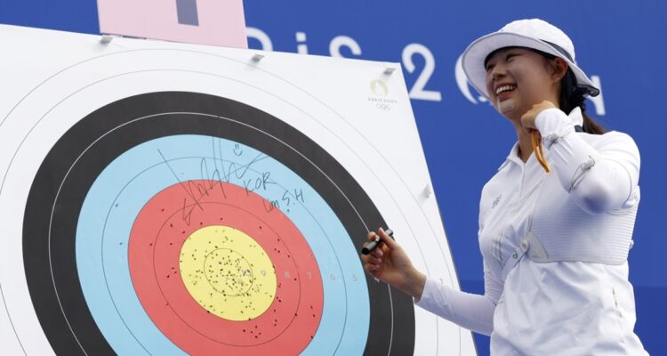 Surcoreana Lim Sihyeon batió récord olímpico y mundial en París 2024.