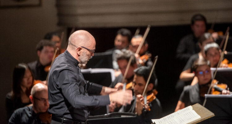 Director italiano Roberto Rizzi Brignoli llega por primera vez a Concepción en concierto gratuito