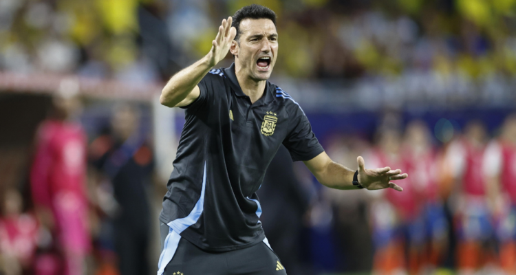 Lionel Scaloni desata su furia contra Conmebol.