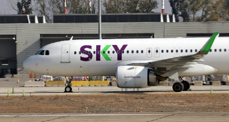 Sky anuncia la suspensión de vuelos Santiago Bogotá